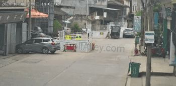 Boy Had No Chance Against This Vehicle In China