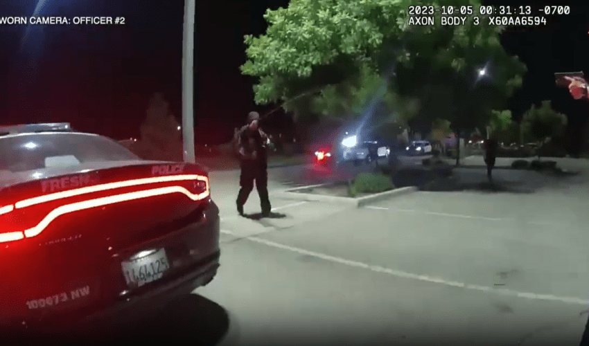 Suspect Gets Shot After Police Officer With A Knife And Pepper Spray In Fresno California!