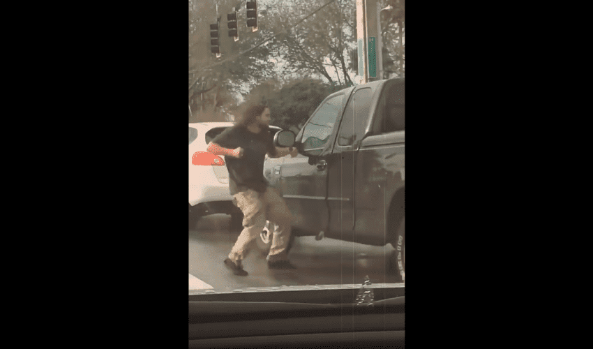 Dude Gets His Window Shattered And Then Gets Pepper Sprayed In Traffic!