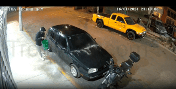 Dude Made A Big Mistake After He Tried To Put Light A Car On Fire!