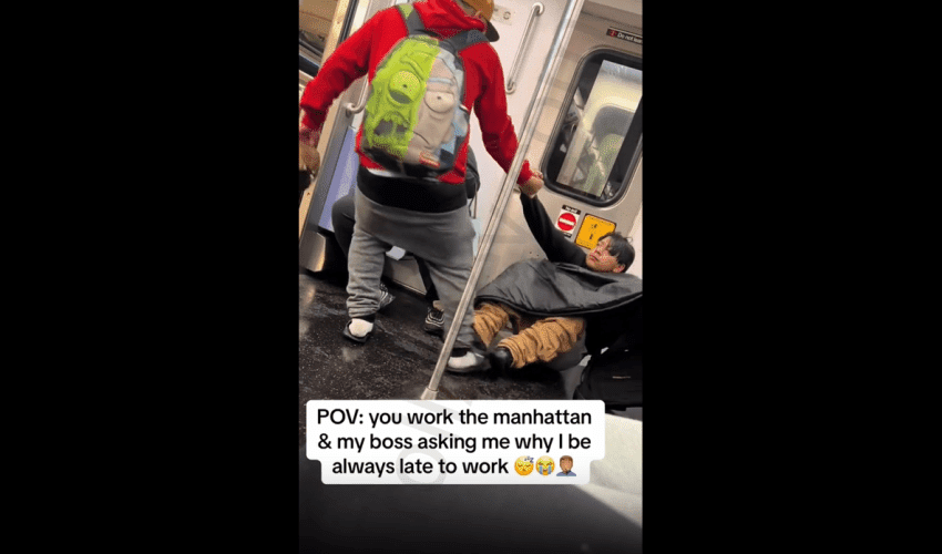 Dude Tried To Help His Drunk Migrant Friend Get Off The Train In New York!