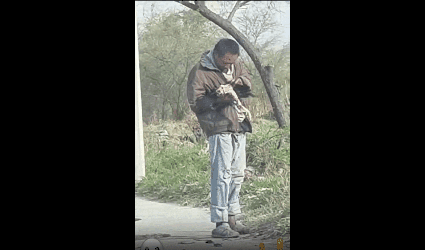 Dude Caught A Starving Homeless Man Eating A Raw Chicken He Hunted For!