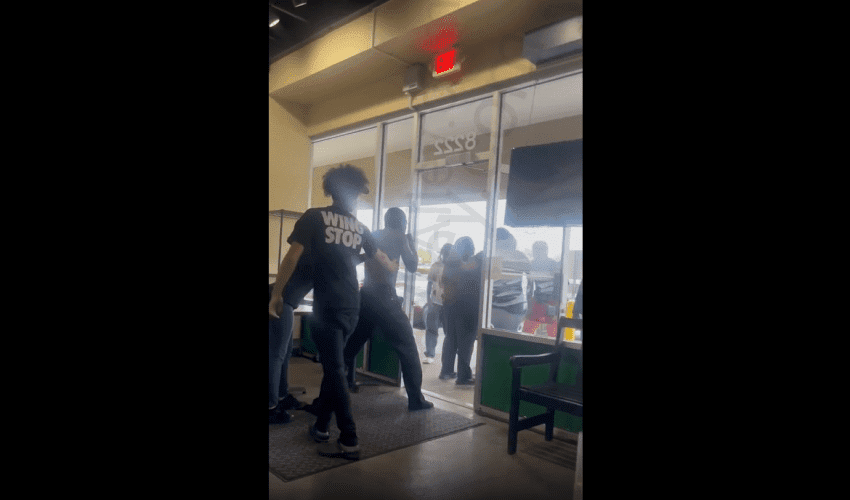 Wingstop Employee Was Ready To Throw Hands On The Job After Customers Disrespected Him!