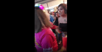 Mexican Women Gets Into A Odd Fade That Had Everybody Stunned!