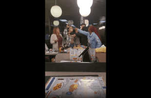 Black Girls Gets Into A Altercation With 3 Karens That Was Disrespecting Them At Waffle House!