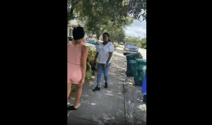 3 Young Girls Beat The Brakes Off A Older Woman That Kept Picking With Their Grandma!