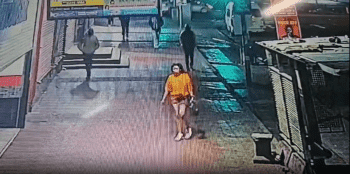 Single Woman With No Man Gets Robbed For Her Purse While Talking Home At Night