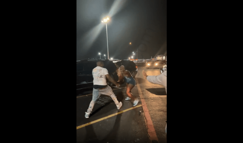 Dude Dog Walked A Group Of Girls After They Tried To Jump His Girlfriend During A Fade!