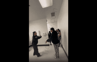 Tf Is Going On: Two Girls Gets Into Fade In The School Restroom