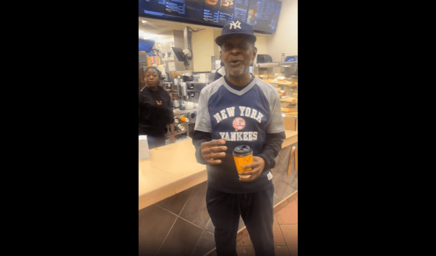 Who Hired This B**tch: Unc Was Confused On Who Hired This Rude Mcdonald’s Worker