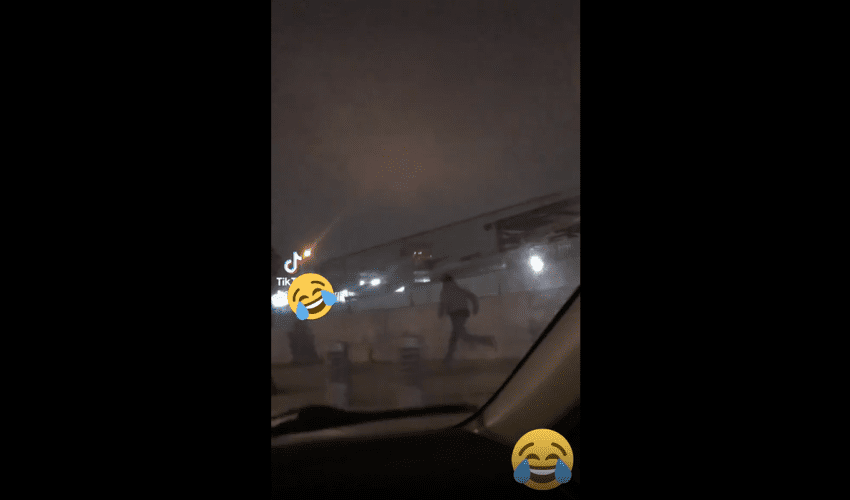 They Some Real Ones: Random Driver Gives A Guy After Lift To Catch A Thief That Was Running From Him