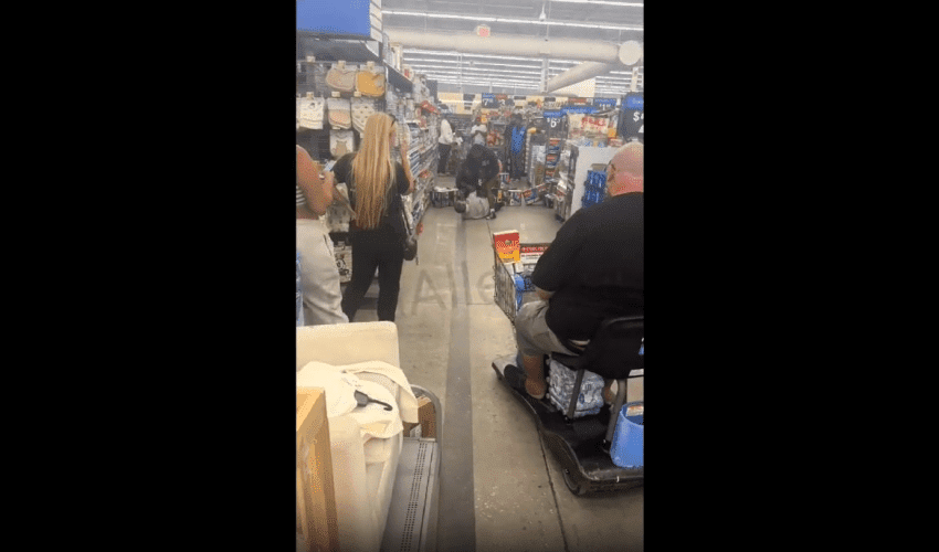 Man Grabs A Guy Hair And Wouldn’t Let Go After The Guy Allegedly Took His Phone In Walmart