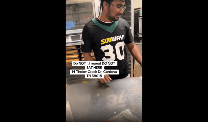 Woman Gets Mad At Indian Subway Worker After He Gave Her A Frozen Meat And Didn’t Want To Give Her A Refund