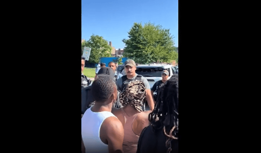 Venezuelans Gangs Are In Chicago And Police Are Still Harassing Black People