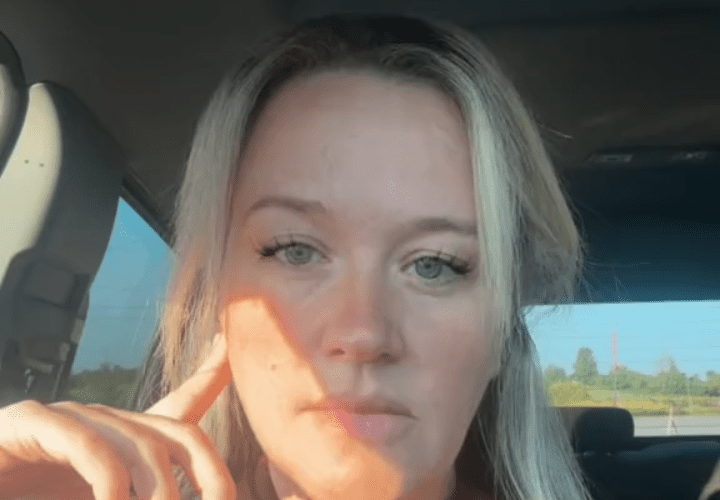 White Woman Says A White Guy Left Her At The Bar During A Date After He Found Out She Slept With A Black Guy