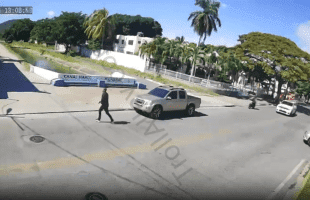 Dude Tried To Chase Down Some Robbers That Robbed A Store But Ended Up Getting Stretched Out