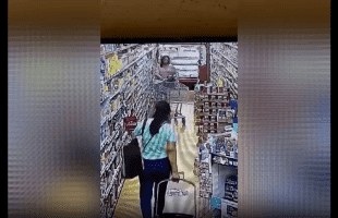 Woman Caught On Camera Stealing And Stuffing Her Purse With A Bunch Of Raw Meats