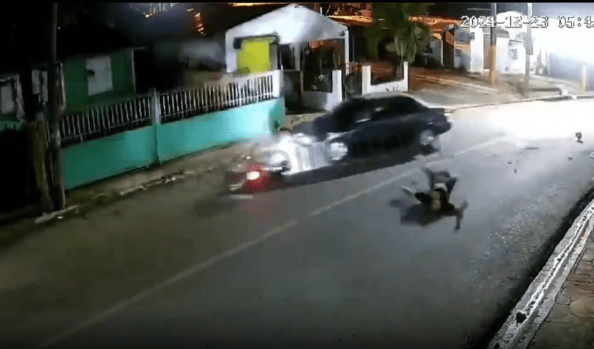 Dude Speeding On A Motorcycle Went Head On With A Car And Didn’t Make It