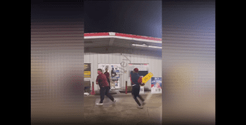 Dude Gets Baited And Gets Hit With A Wet Floor After He Tried To Use A Baseball Bat On One Of The Homies In The Hood