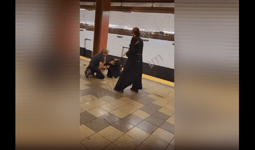 Man Randomly Saves A Guy From Being Violated By Another Guy In New York