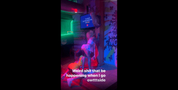 Snowbunny Tried To Eat A Blk Woman Cheeks When She Was Performing!