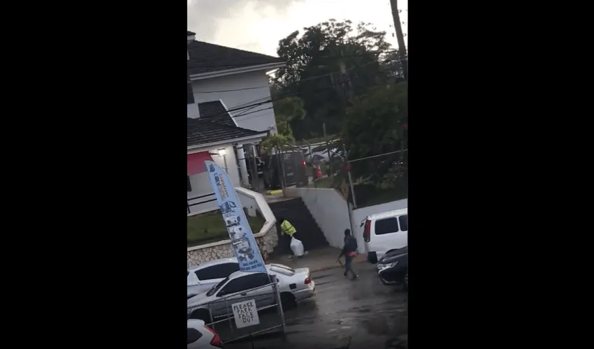 Active Robbery Caught On Camera!