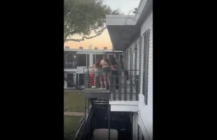 Dude Gets Jumped By His Girlfriend And Her Homegirls After They Caught Him Cheating!
