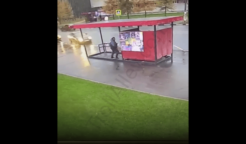 Driver Looses Control After Driving Fast On Wet Road!