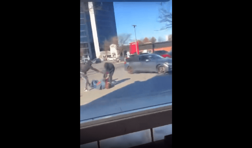 Woman Gets Robbed In Broad Daylight While People Watch From A Distance!