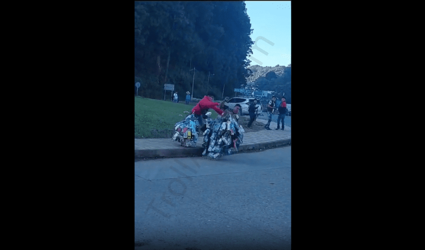 Street Vendor Violates A Man That Tried To Knock Over His Items!