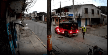 Dude Dressed As A City Worker Put Up His Opp In Broad Daylight!
