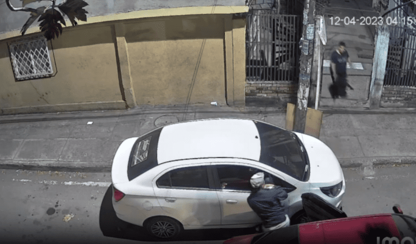 Dude Caught Trying To Break Into A Guy Car And It Didn’t End Well For Him!