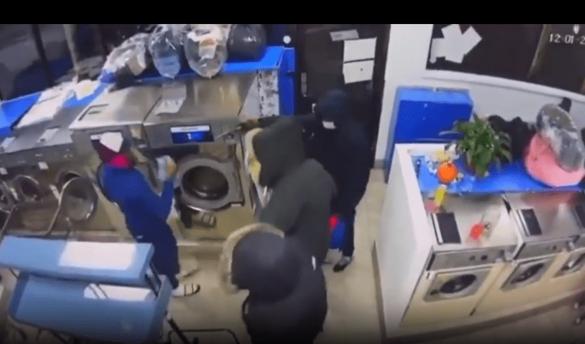 Man Gets Slumped In The Laundromat In Brooklyn New York During Robbery!