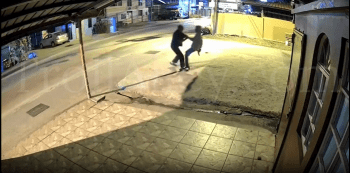 Streets Not Safe Anymore: Dude With A Switch Gets Caught Taken A Man In The Back Of A Building!