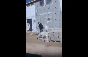 Mexican Worker Sprays House Owner With Paint After He Didn’t Like His Work!