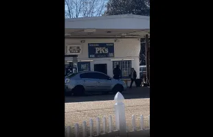 Dude Begs Store Owner To Let Him In After He Was Getting Violated With A Garden Tool For Disrespecting A Man Outside The Store!