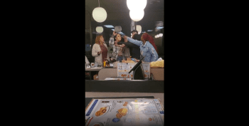 Black Girls Gets Into A Altercation With 3 Karens That Was Disrespecting Them At Waffle House!