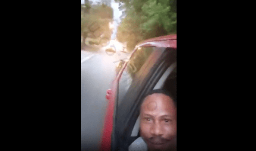 Insane: Dude Clowns Both Of His Babymothers That Was Chasing Him In His Car With His New Girlfriend