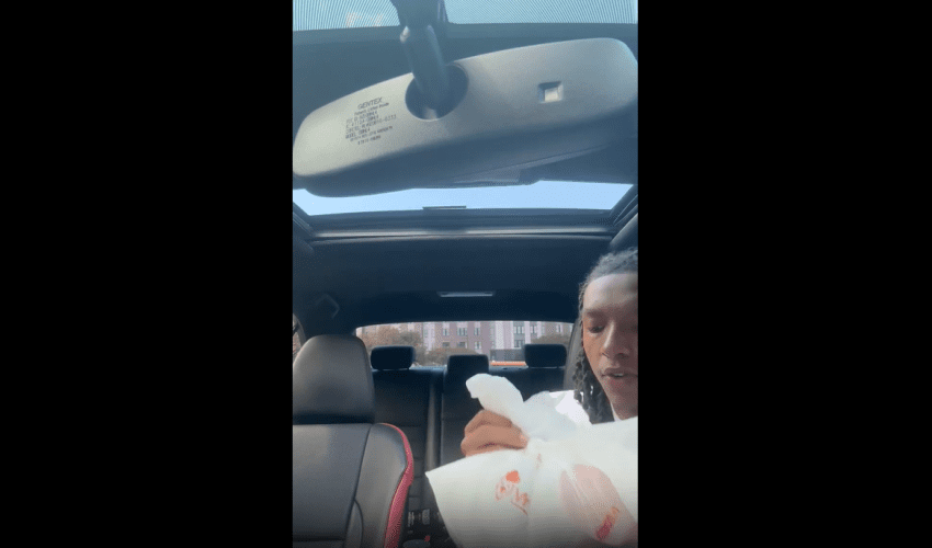 Dude Gets Mad And Eats Customer Wings On The  First Day Of Doordash Delivery Because She Didn’t Tip