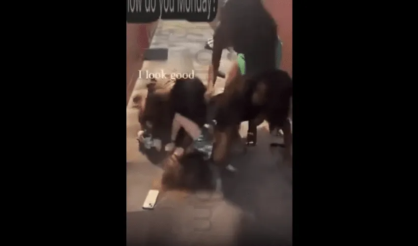 White Girls Always Win: White Girl Talks Shii While Getting Jumped By A Group Of Black Women For Saying The Hard Er Word