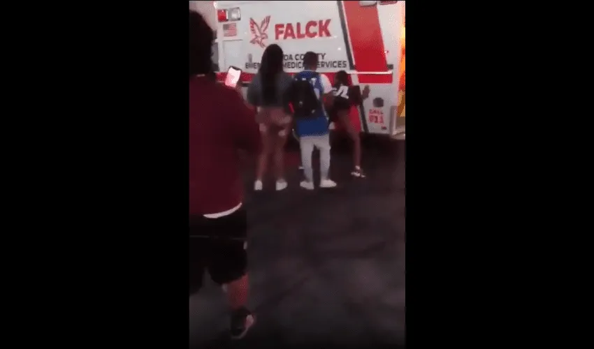 After A Shooting At A Block Party Theses Girls Really Started Twerking On The Ambulance