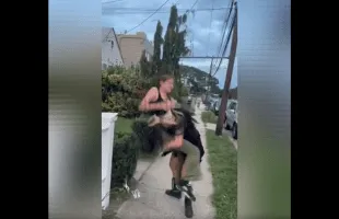 Girl Still Loss Fade After Pepper Spraying Her Opponent