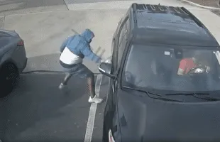 She Had All The Time In The World To Drive Off From Theses Purse Snatchers