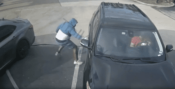 She Had All The Time In The World To Drive Off From Theses Purse Snatchers