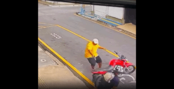 Man With No Legs Was The Best Runner During Shooting