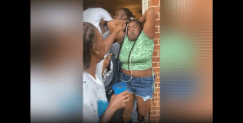 Woman Had A Hard Time Getting Away From Her Opp After She Had A Handful Of Her Weave