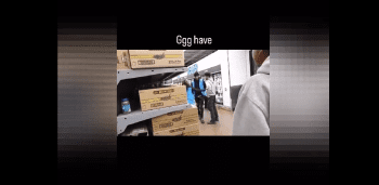 Walmart Employee Crashed Out On A Guy That Pulled Up His Job To Catch A Fade In Front Of His Girlfriend