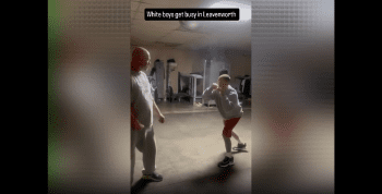 Young Guy Begs For Help In Prison After A Older Guy Said He Was Gonna Hurt Him If Put Hands On Him And He Wasn’t Lying