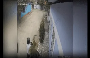 Dude Gets Caught Trying To Lure Little Girl That Was Sent Out To Pick Up Something For Her Mother