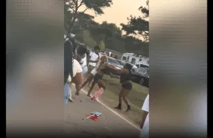 Pregnant Woman Caught Fade With Another Woman That Had A Knife And Got Poked In The Stomach Multiple Times